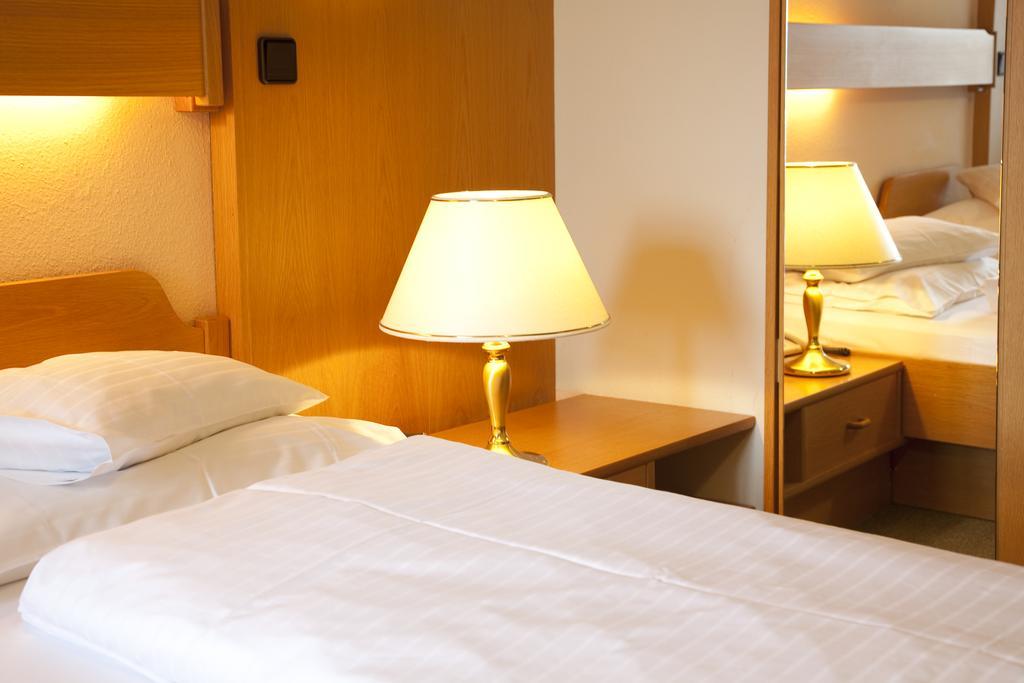 Hotel Pfeifer Zum Kirchenwirt Graz Kültér fotó