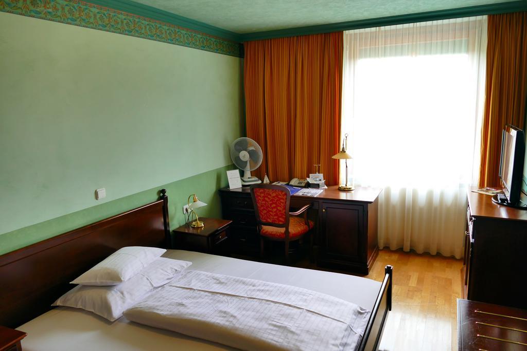 Hotel Pfeifer Zum Kirchenwirt Graz Kültér fotó